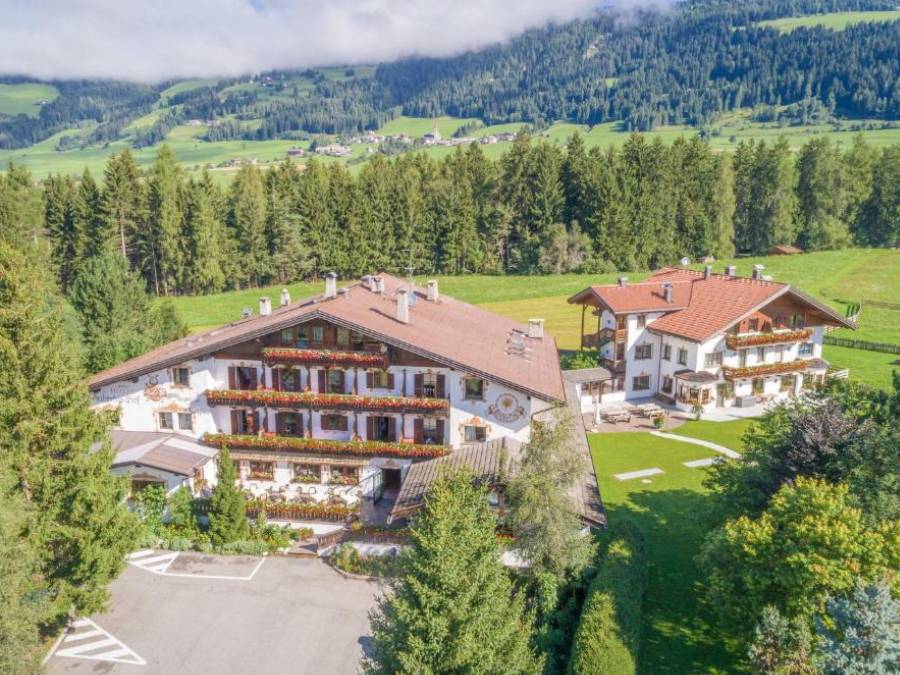 Hotel Hubertus von außen - Kiebacher Wahlen